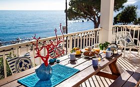 Terrazza Lungomare, E Sei In Spiaggia...