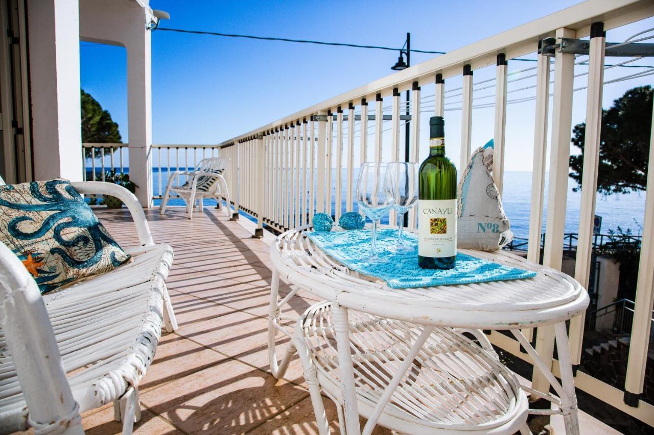 Terrazza Lungomare, E Sei In Spiaggia... Cala Gonone Exteriér fotografie