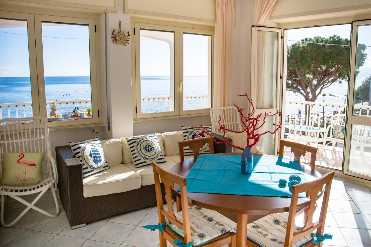 Terrazza Lungomare, E Sei In Spiaggia... Cala Gonone Exteriér fotografie