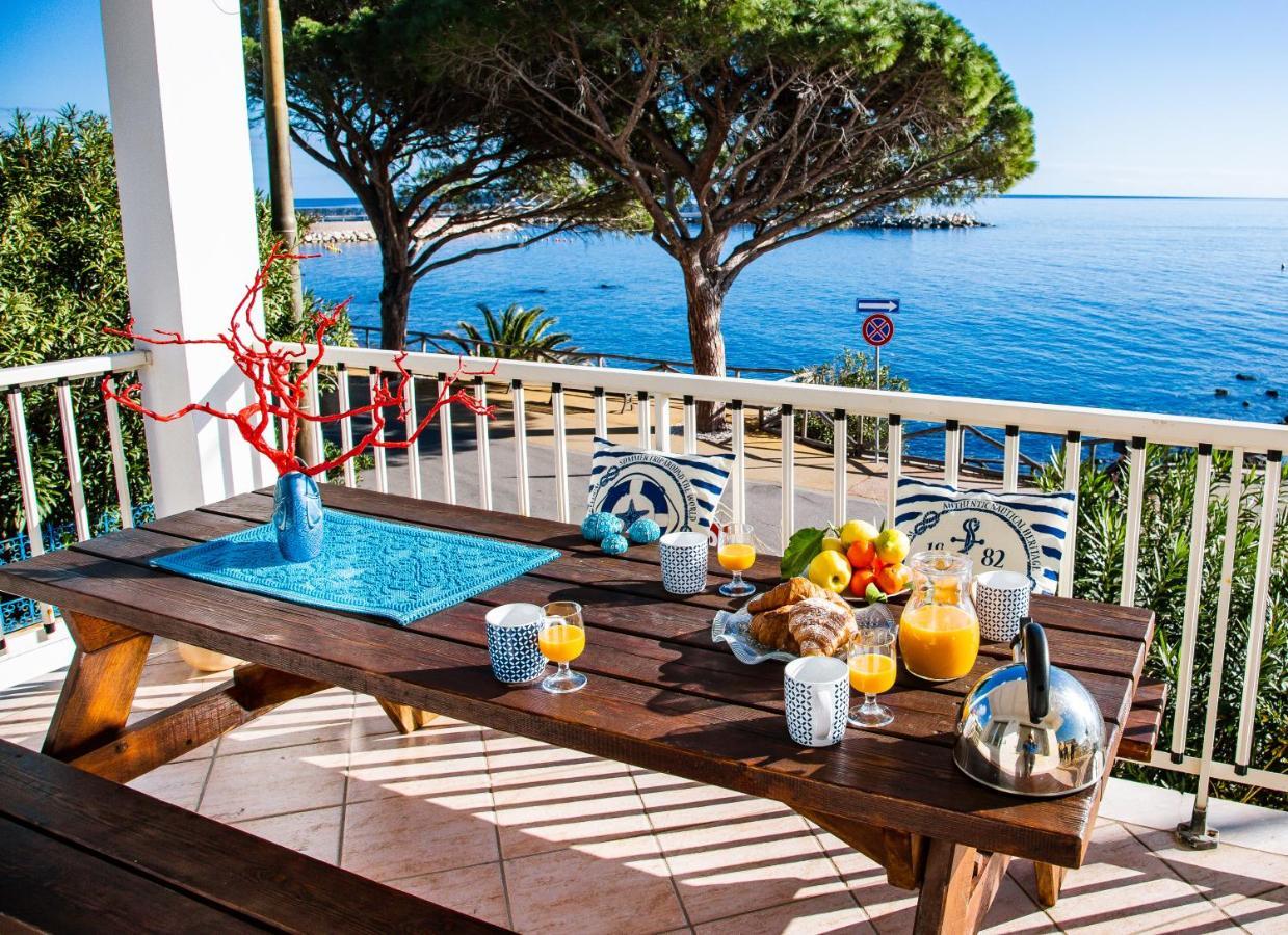 Terrazza Lungomare, E Sei In Spiaggia... Cala Gonone Exteriér fotografie